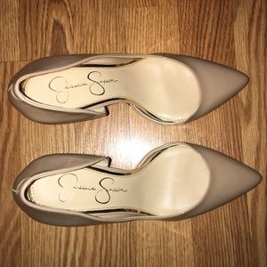 Taupe / Tan / Cream pumps 👠